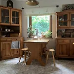 Dziki Brzeg Jezioraka Farmház