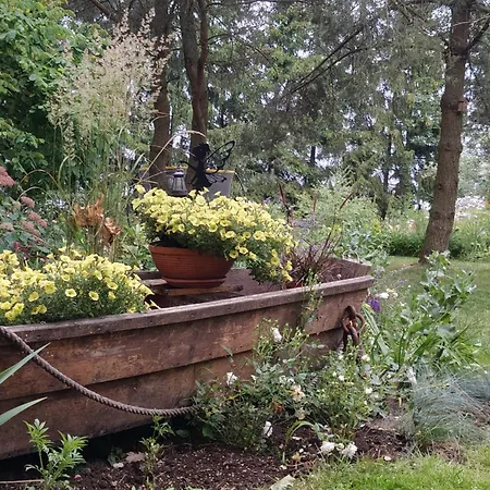 Dziki Brzeg Jezioraka Farmház